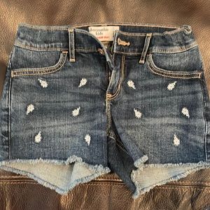 Abercrombie kids mid rise midi short